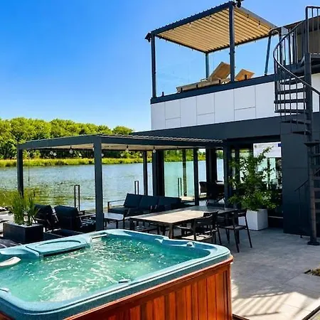 Comfortable House For 8 *