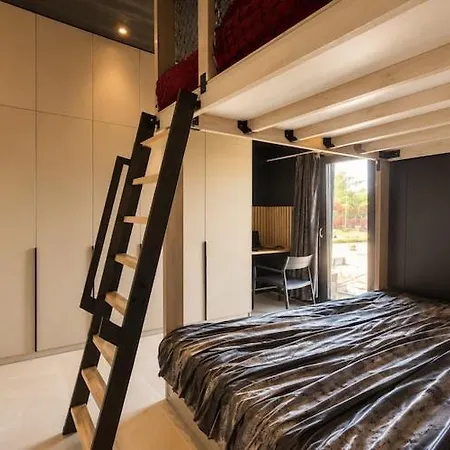 Comfortable House For 8 بوتيل