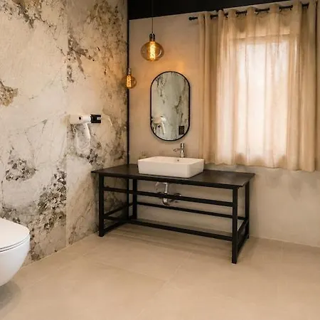 Comfortable House For 8 بوتيل *