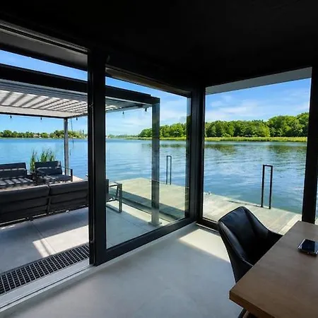 بوتيل Comfortable House For 8 Dziwnów