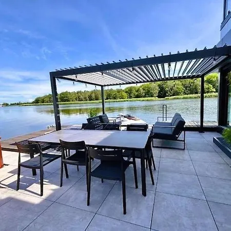 Comfortable House For 8 بوتيل *